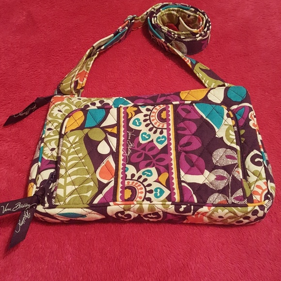 Vera Bradley Handbags - Vera Bradley Crossbody Purse